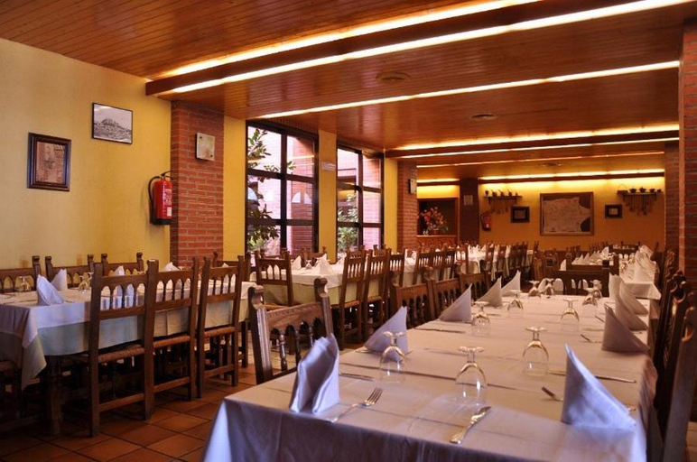 Food & Drinks 5, Aparthotel Tres Caminos, Huesca