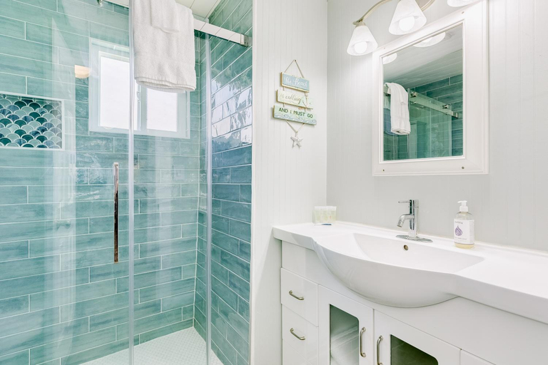 Bathroom 3, Cottage on the Canal, Galveston