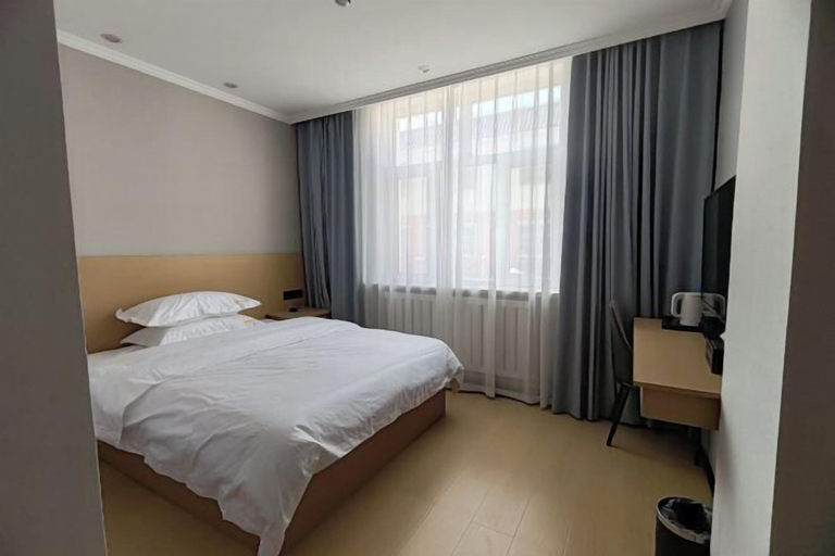 Bedroom 4, Balikun Hancheng Hotel, Hami