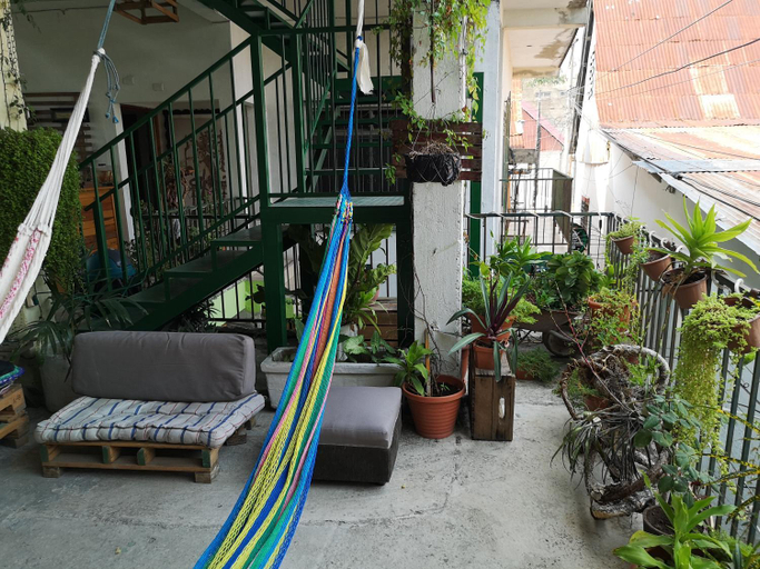 Others 2, La Terraza Hostel, Flores