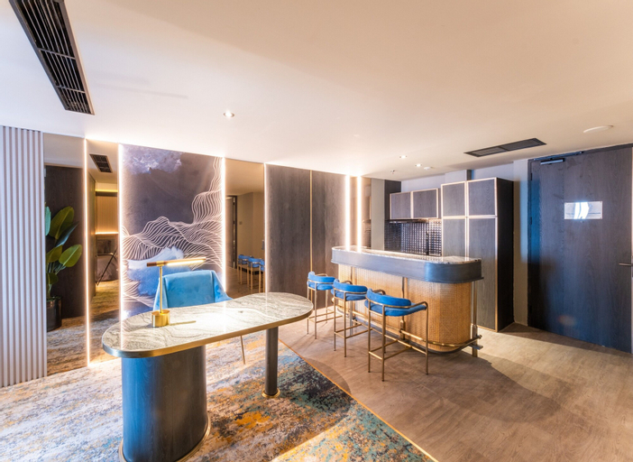 Dining Room 18