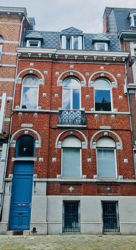 Lyves Two, Liège