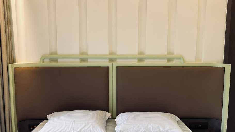 Bedroom 2, Waves By Jumbo Holidayz, Raigarh