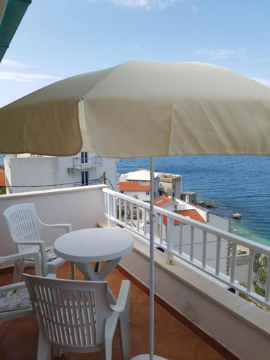 Others 5, Apartmani Jereb, Podgora