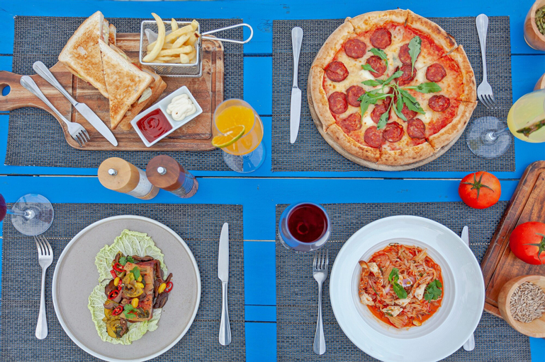 Food & Drinks 23
