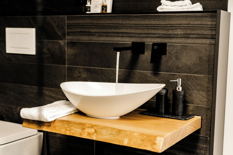 Bathroom 5, Gut Landscheid, Rheinisch-Bergischer Kreis