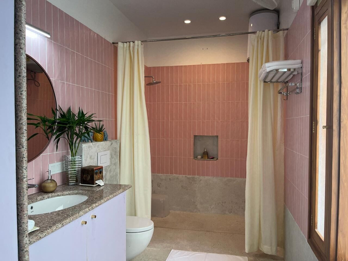 Bathroom 2, Villa Bougain, Udaipur