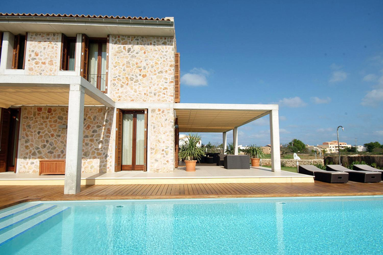 Exterior view 5, Villa Barcares Gran for 10, pool, gym and close to beach, Baleares