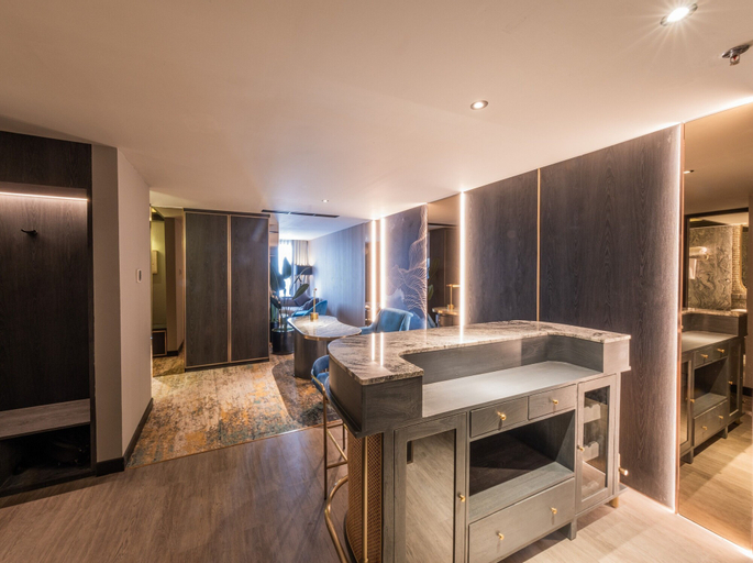 Bathroom 16