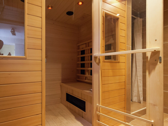 Spa treatment, Elegant House With Heated Pool and Sauna, Dordogne