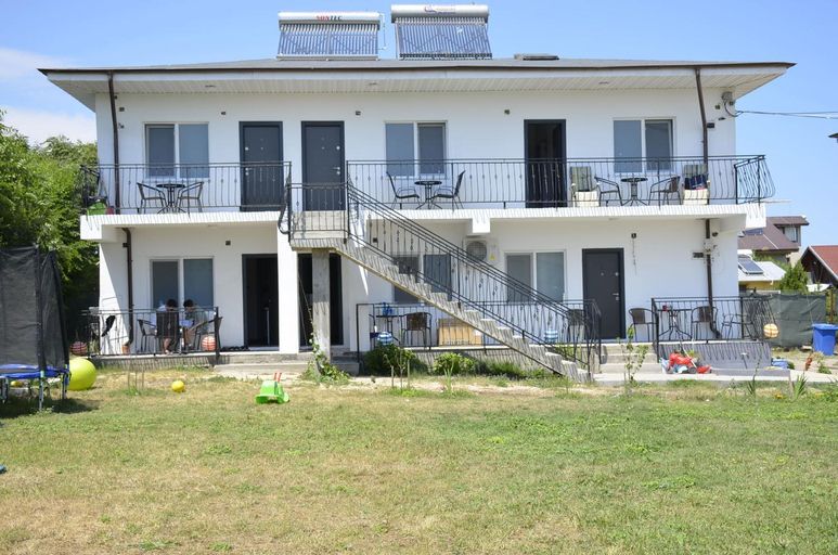 Others 4, Casa Robinson, Limanu