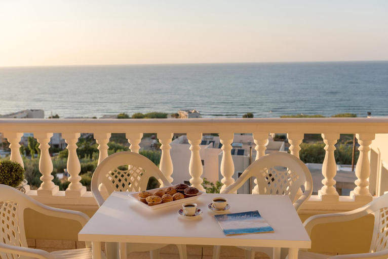 Others 5, Villa Apollon II, Crete