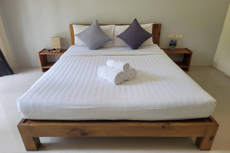 Bedroom 2, Snooze Inn Phuket, Phuket Island