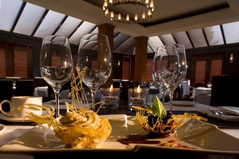 Food & Drinks 5, Executive Hotel Vancouver Airport, Greater Vancouver