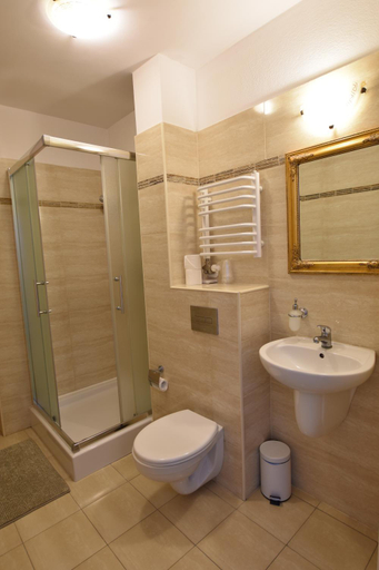 Bathroom 4, Dworek Zloty Rog Hotel i Restauracja, Kraków