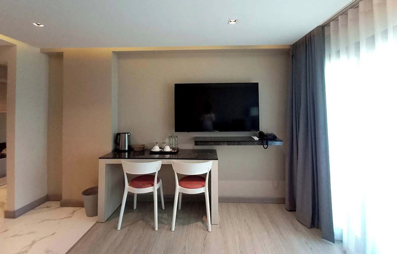 Dining Room 25