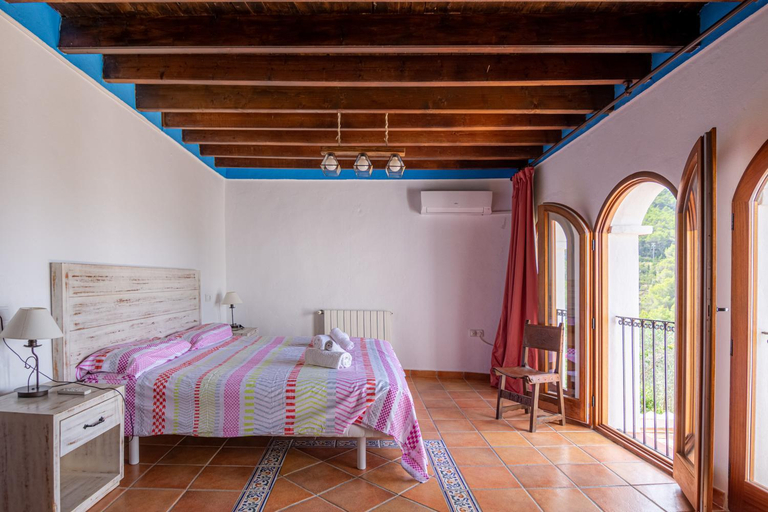 Others 5, Villa Historica, Baleares