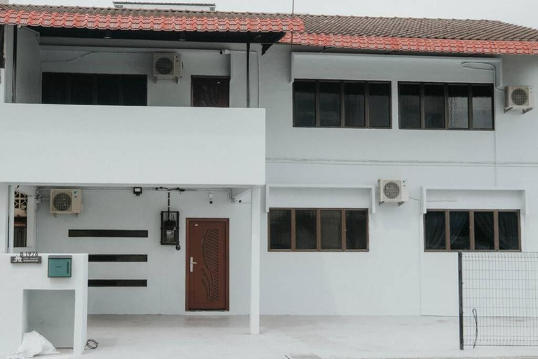 Exterior & Views 1, Vibrant & Comfy Homestay near Kuantan Town, Kuantan