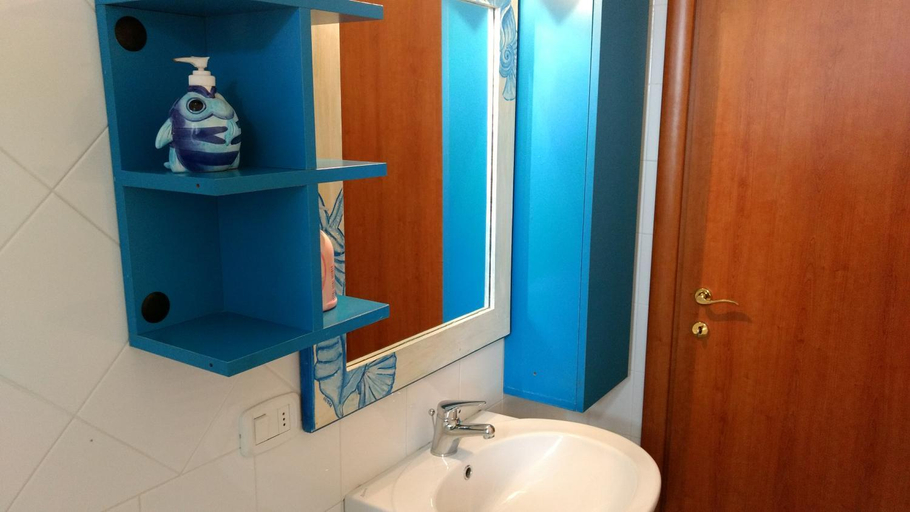 Bathroom 2, Villa Bella Vista, Salerno