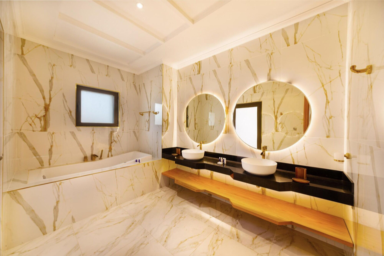 Bathroom 4, Luxury Villa w Dramatic Vw Private Beach Pool, Dubai