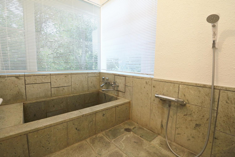 Bathroom 12