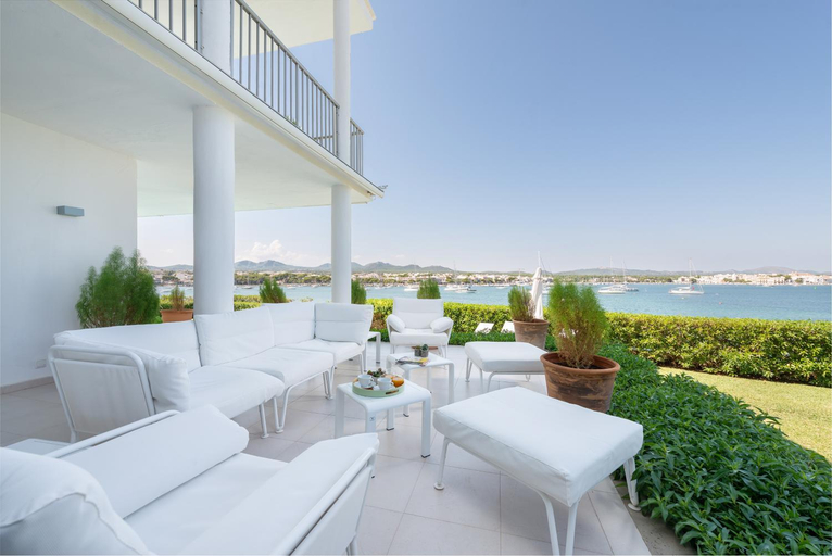 Others 3, Villa Can Marilla, Baleares