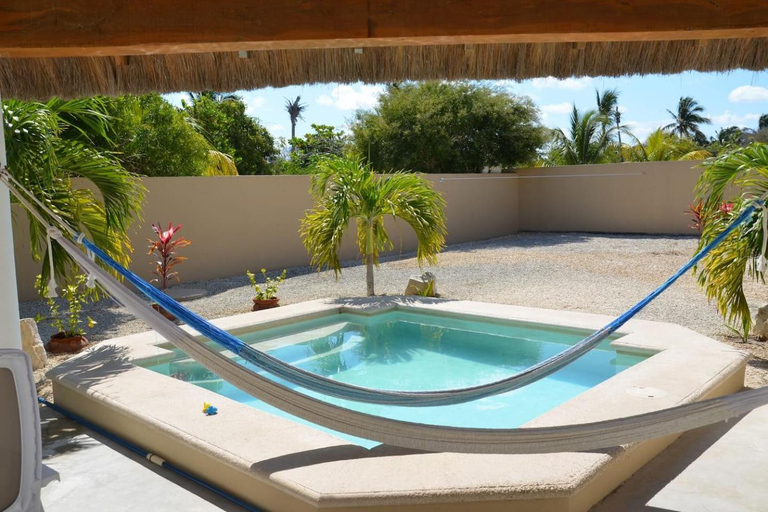 Exterior view 2, Casa Canukatan, Progreso