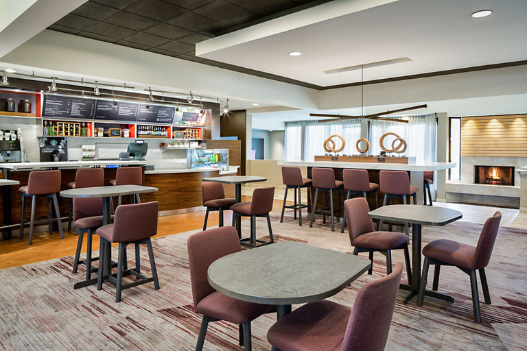 Food & Drinks 5, Courtyard by Marriott Dallas Arlington/Entertainment Dist, Arlington