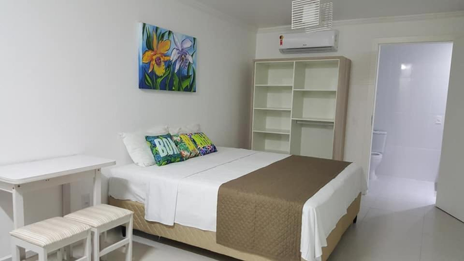 Bedroom 5, Pousada Rota do Sol Bombinhas Suites e Flats - cafe da manha servido de nov a pascoa, Bombinhas
