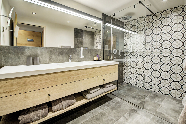 Bathroom 5, Hotel Gut Brandlhof, Zell am See