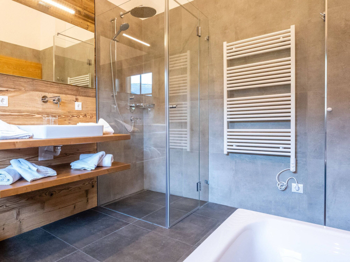 Bathroom 4, Chalet in Bad Hofgastein near Ski Slopes, Sankt Johann im Pongau