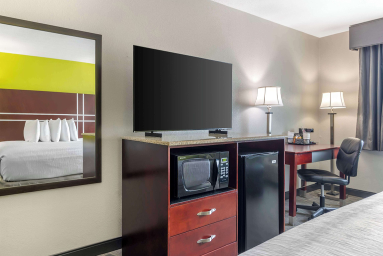 Bedroom 3, Best Western Auburn/Opelika Inn, Lee