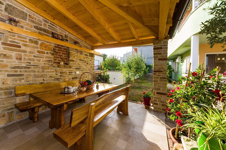 Others 5, Apartmani Vanja, Zadar