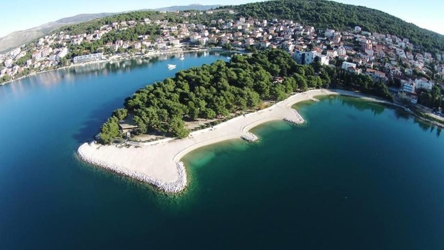 Others 4, Villa Bareta 2, Okrug