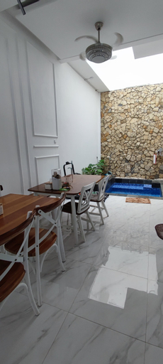 Others 5, Villa Al Kheeary, Karanganyar