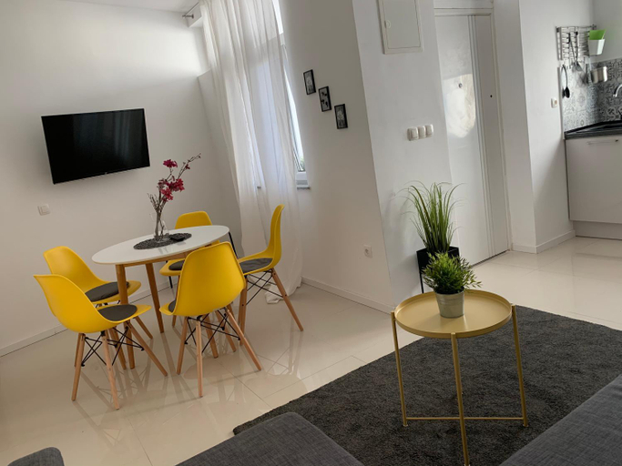 Others 3, Apartments Luce, Okrug