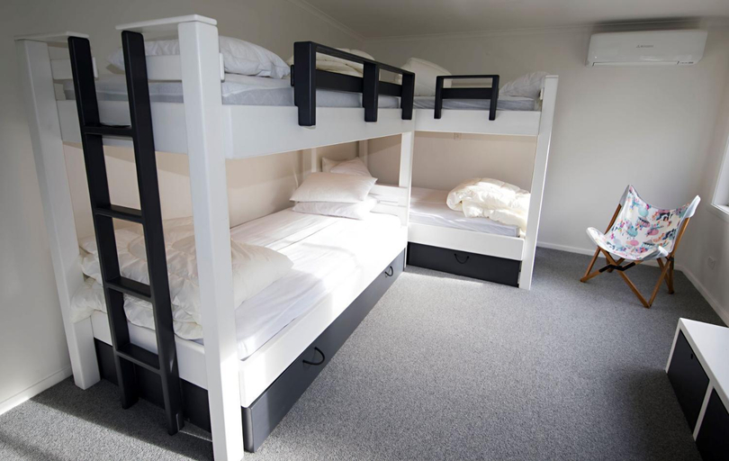 Bedroom, Lonsdale on Glaneuse, Queenscliffe
