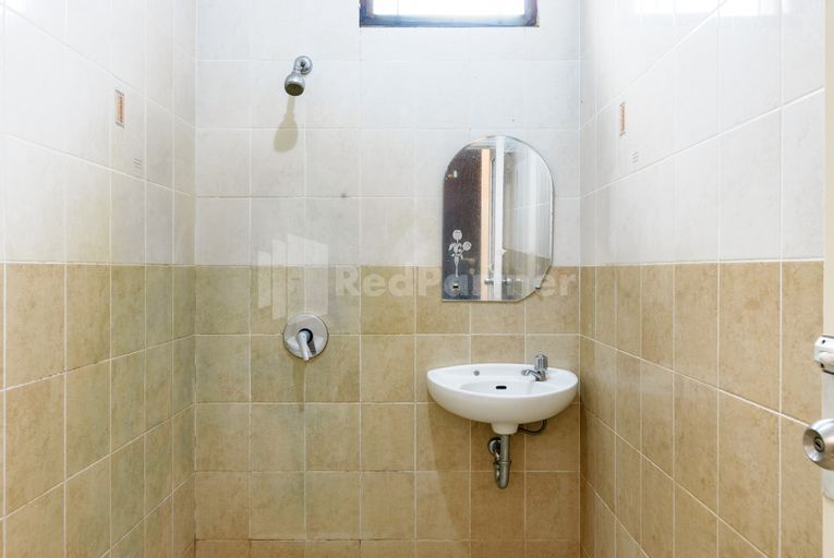 Bedroom 5, Karawaci Taman Permata Tiga Mitra RedDoorz, Tangerang
