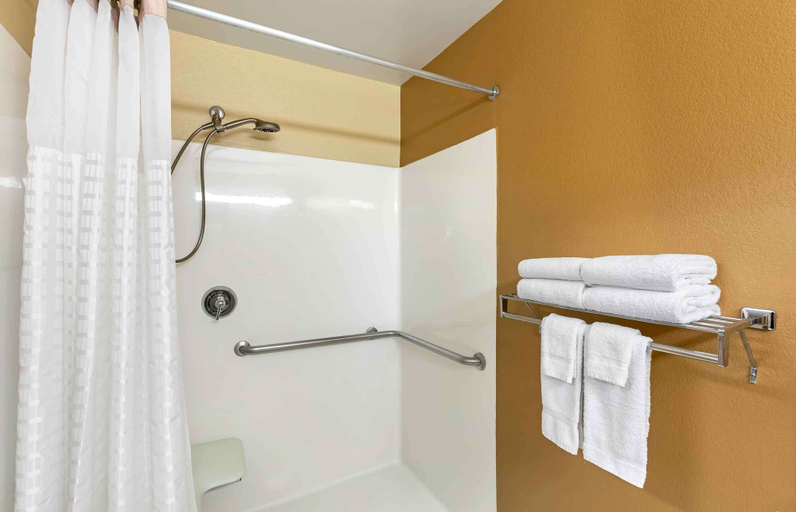 Bathroom 4, Extended Stay America Select Suites - Milwaukee - Waukesha, Waukesha