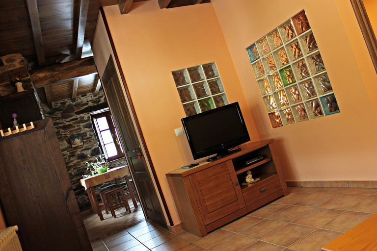 Shared lounge/TV area
