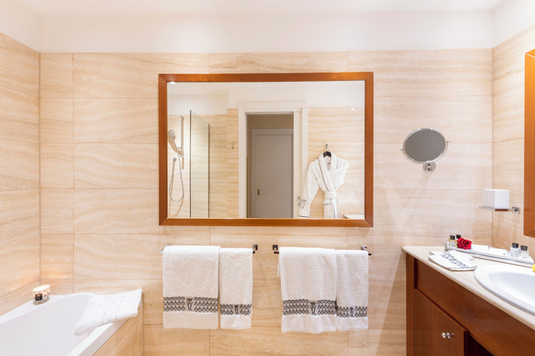 Bathroom 4