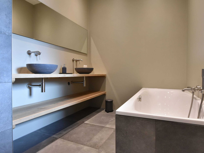 Bathroom 2, Grandeur Farmhouse in Dwingeloo, Westerveld