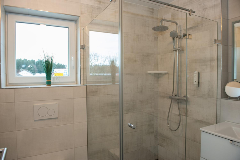 Bathroom 3, Serviced Apartments, Selbst-Check-in, Ravensburg