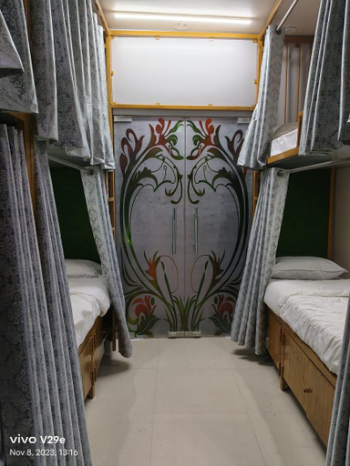Others 5, Shree Madhvam Dormitory, Varanasi