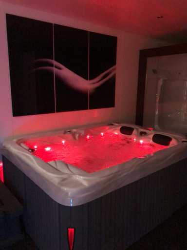 Others 5, SPABYELLEETLUI spa rouge ou bleu, Hainaut