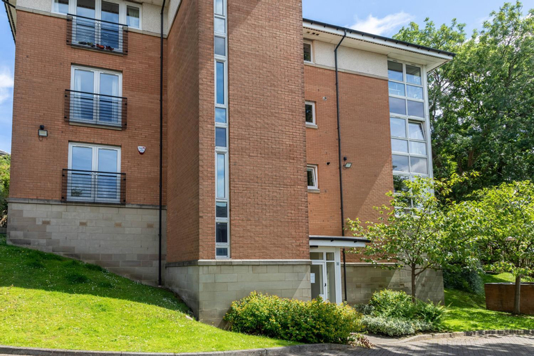 Modern 2 bed BroomPark/Central apt. with Parking, Glasgow