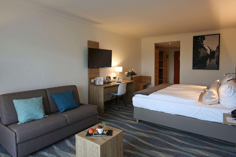 Bedroom 30
