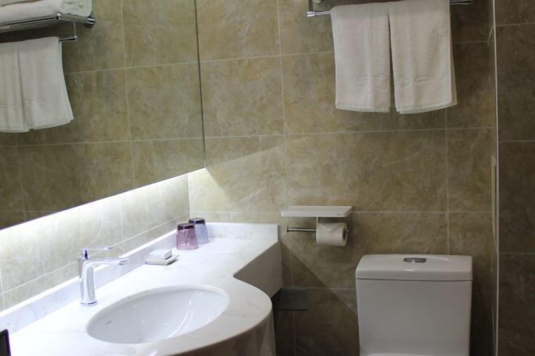 Bathroom 4, Wanshang Ruyi Hotel (Beijing Lugu East Street), Beijing