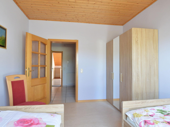 Bedroom 2, Familienausflug Nach Lirstal, Vulkaneifel