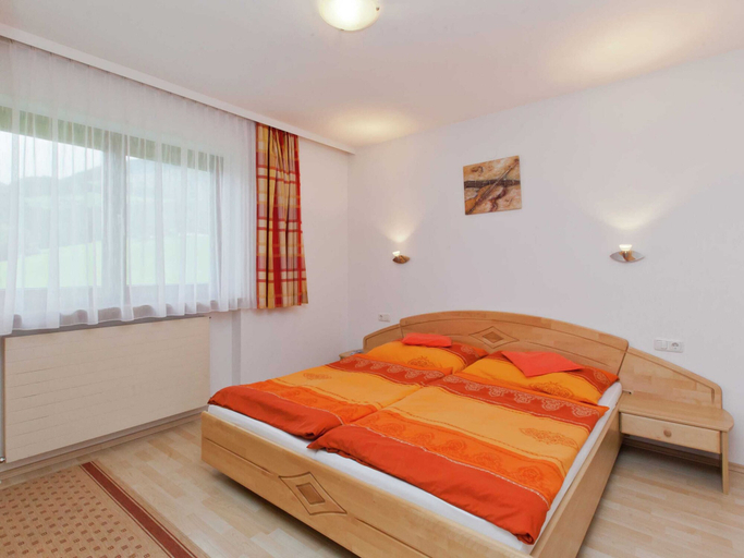Bedroom 2, Beautiful Apartment With Large, Sunny Balcony, Zell am See